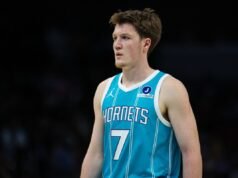 O novato do Hornets, Kon Knueppel, fez história na NBA ao perder para o Lakers