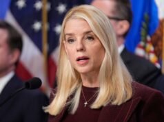 Ty Cobb pede demissão de Pam Bondi por causa do caso Comey