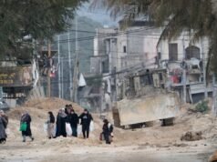 Israel é acusado de crimes de guerra por expulsar 32 mil refugiados de campos na Cisjordânia