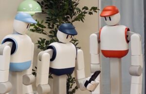 Este robô doméstico limpa a mesa e carrega a máquina de lavar louça sozinho.