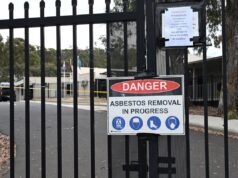 A Austrália do Sul exigiu uma investigação urgente sobre areia de brincar com amianto depois que 450 escolas foram fechadas