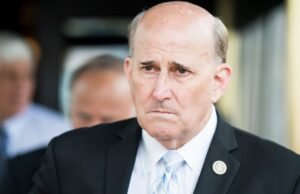 O ex-deputado Louis Gohmert critica Jack Smith por supostamente ter como alvo seus registros telefônicos privados na investigação J6