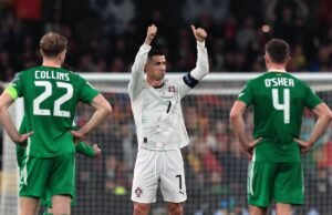 Torcedores irlandeses zombam de Cristiano Ronaldo após receber cartão vermelho nas eliminatórias da Copa do Mundo
