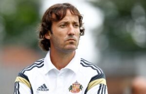 O ex-jogador do Tottenham que agora treina na Coreia foi suspenso por cinco partidas por fazer gestos racistas