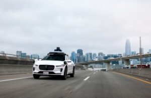 Os robotáxis Waymo começam a circular nas rodovias de Los Angeles, São Francisco e Phoenix
