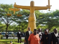 Tribunal nigeriano condena líder separatista Kanu à prisão perpétua por acusações de terrorismo