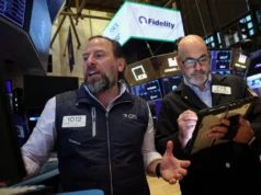 Índices de Wall Street sobem à medida que as expectativas de corte nas taxas de juros aumentam, mas sofrem perdas esta semana