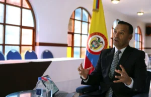 Colômbia diz que morte de criança recruta não impedirá bombardeios contra grupos armados ilegais