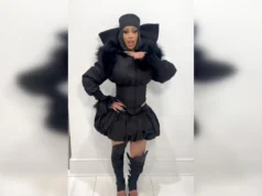 A rapper Cardi B dá as boas-vindas ao primeiro filho, quarto filho, com o jogador de futebol Stefon Diggs