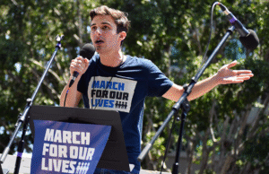 Sobrevivente de Parkland, Cameron Kasky, lança campanha para o Congresso NY-12