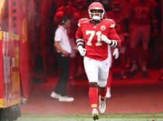 O tenente do Chiefs, Josh Simmons, opta por ficar ‘em casa’, motivo de sua ausência de 4 jogos, agradece a Kansas City pelo apoio