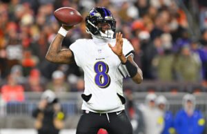 Ravens QB Lamar Jackson perdeu o treino devido a uma lesão no tornozelo antes do jogo contra os Jets, último problema de lesão
