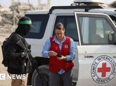 Israel recebeu corpos que o Hamas diz pertencerem a reféns