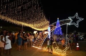 ‘Natal em Natal’: árvore de luz da Prefeitura e enfeites natalinos na Zona Norte