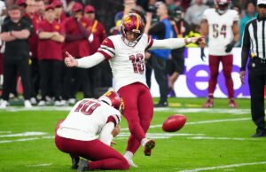 Relatório: 49ers estão adicionando kicker que foi recentemente liberado pelos Commanders por 2 chutes perdidos
