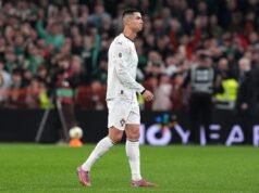 Dois gols de Troy Parrott valem a famosa vitória da Irlanda com a expulsão de Cristiano Ronaldo