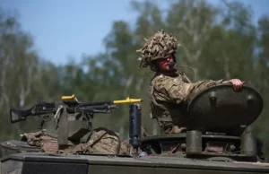 Grã-Bretanha construirá nova fábrica de munições para aumentar a prontidão de combate