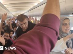 África do Sul investigará ‘mistério’ do carregamento de avião de palestinos, diz Cyril Ramaphosa