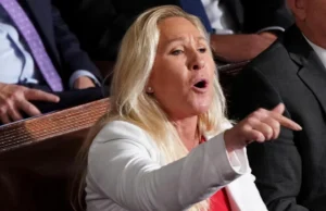 Presidente Trump retira apoio à aliada de longa data Marjorie Taylor Greene