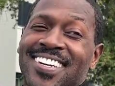 Antonio Brown é visto fora da prisão após pagar fiança