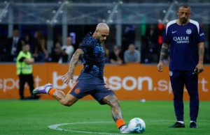 Dérbi de Milão chama a atenção com o reinício da Série A, Conte do Napoli vai para a batalha