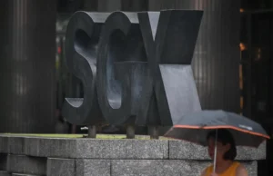 As ações de Singapura subiram ligeiramente, acompanhando a negociação de títulos locais. IST aumentou 0,9%