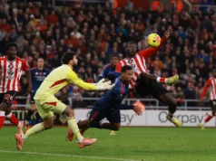 A sequência de vitórias do Arsenal termina, o Chelsea passa para o segundo lugar e o Man United empata com o Spurs