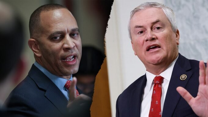 hakeem-jeffries-and-james-comer.jpg
