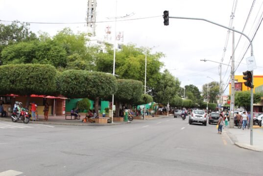 Neste sábado (15), saiba o que abre e fecha em Petrolina com a chegada do feriado do Dia da República