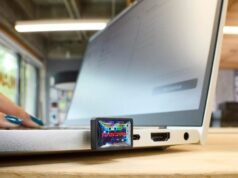 Esta pequena unidade flash oferece 1 TB que permanece conectado