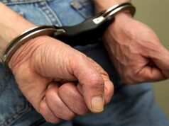 Filho é preso após ameaçar matar a mãe e ‘beber o sangue dela’ na manhã, diz a polícia