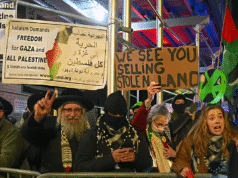 Líderes de Nova York condenam cantos pró-palestinos de ‘Intifada’ em protestos na sinagoga de Nova York