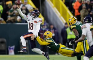 A aposta de quarta descida do Bears no minuto final leva à interceptação do Packers enquanto o Green Bay espera a vitória