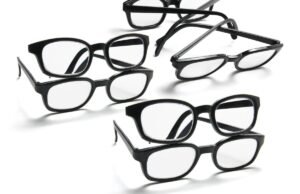 A inspetoria concordou com uma aquisição de £ 85 milhões envolvendo o empresário de varejo Luke Johnson