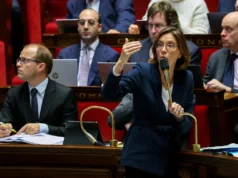 Deputados franceses discutem segurança social antes de votação crucial