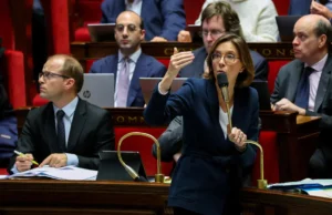 Deputados franceses discutem segurança social antes de votação crucial