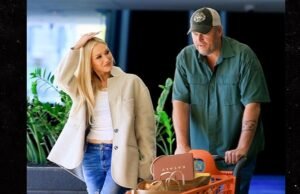Gwen Stefani e Blake Shelton vão às compras juntos em meio a rumores de divórcio