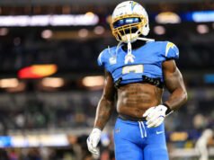 O linebacker do Chargers, Denzel Perryman, foi suspenso por 2 jogos após colisão de capacete com capacete no Cowboys WR Ryan Flournoy