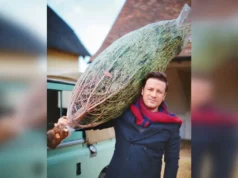 O chef famoso Jamie Oliver traz rede de restaurantes italianos de volta da falência após seis anos