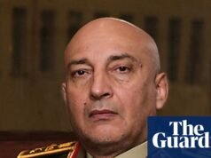 Chefe do exército líbio morre em acidente de avião em Türkiye. Líbia