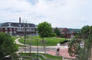 Agressor mata um e fere gravemente outro no campus da Kentucky State University