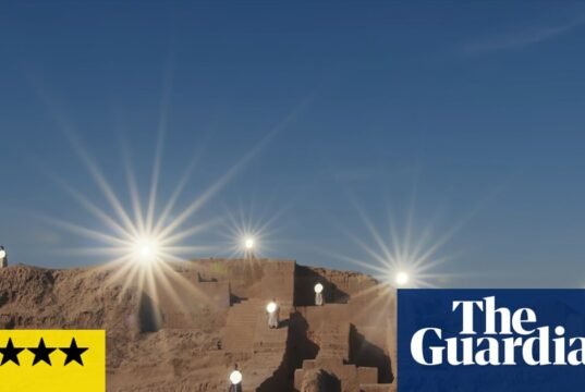 Saodat Ismailova: As We Fade review – prepare-se para entrar em uma utopia psicótica inesquecivelmente estranha. videoarte