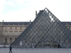 Um vazamento de água no Louvre danificou centenas de objetos, disseram autoridades do museu