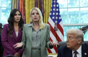 A equipe de Trump não está apenas admitindo seus crimes – está se gabando deles