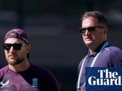 A eliminação generalizada da liderança da Inglaterra não está nos planos do BCE após o desastre do Ashes com a seleção inglesa de críquete