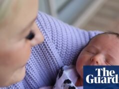 ‘A inspiração que preciso’: Baby Leela chega cedo para os parlamentares Josh Burns e Georgie Purcell na política vitoriana