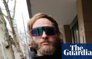 O neonazista australiano recusou a fiança pela segunda vez por causa de supostas mensagens ameaçadoras dirigidas a Allegra Spender. extrema direita