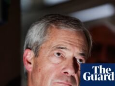 Os críticos alertaram que o plano de reforma para limitar a ajuda a mil milhões de libras prejudicaria a influência internacional da Grã-Bretanha. reforma do Reino Unido