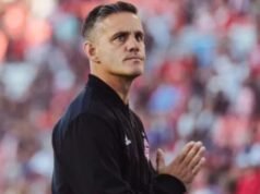 Lista de carros que John Herdman pode comprar com seu salário mensal