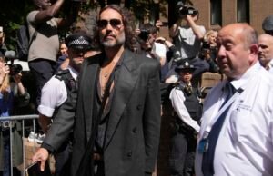 O comediante britânico Russell Brand enfrenta novas acusações de estupro e agressão